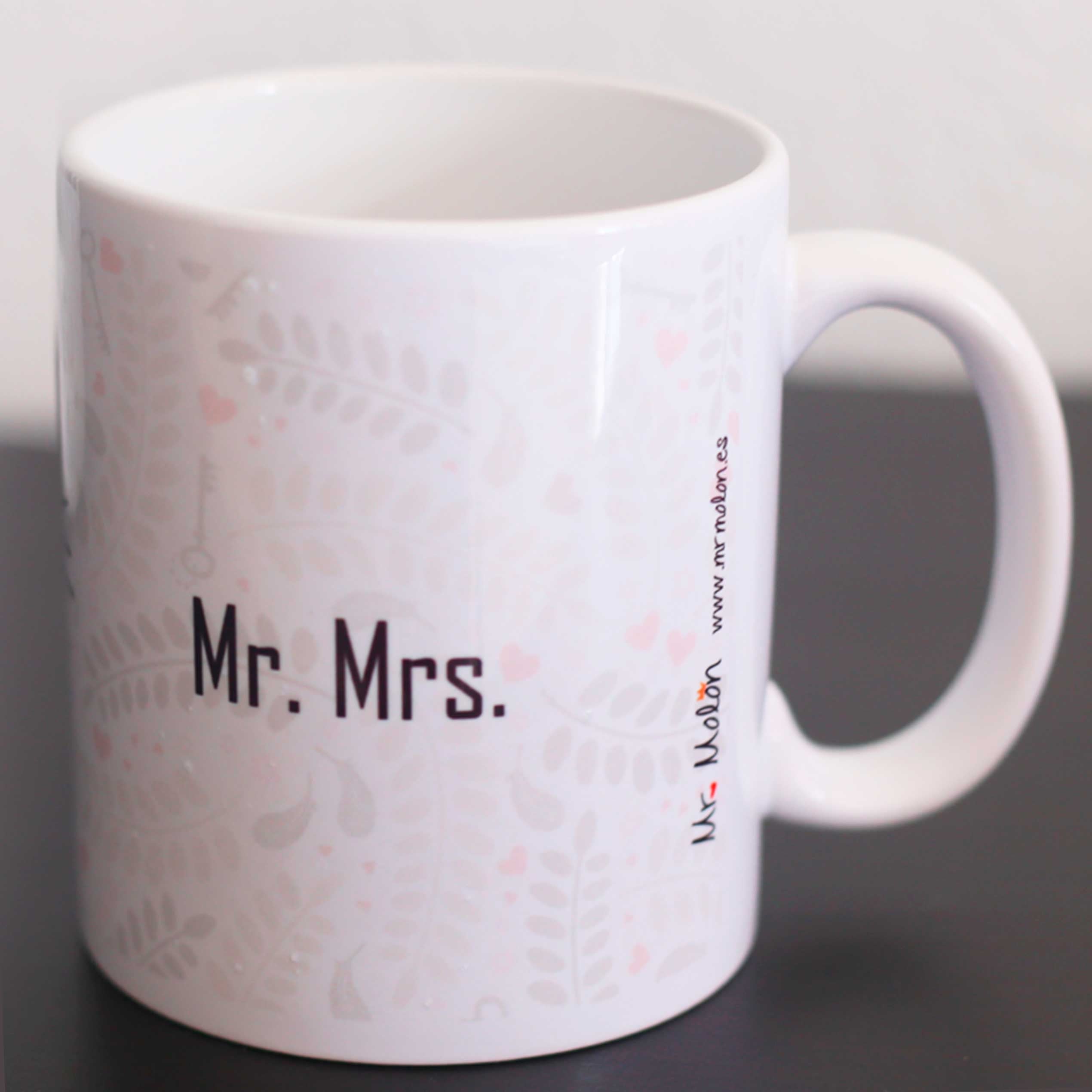 Taza "DE UNA BODA SALE OTRA Mr. Mrs.?"