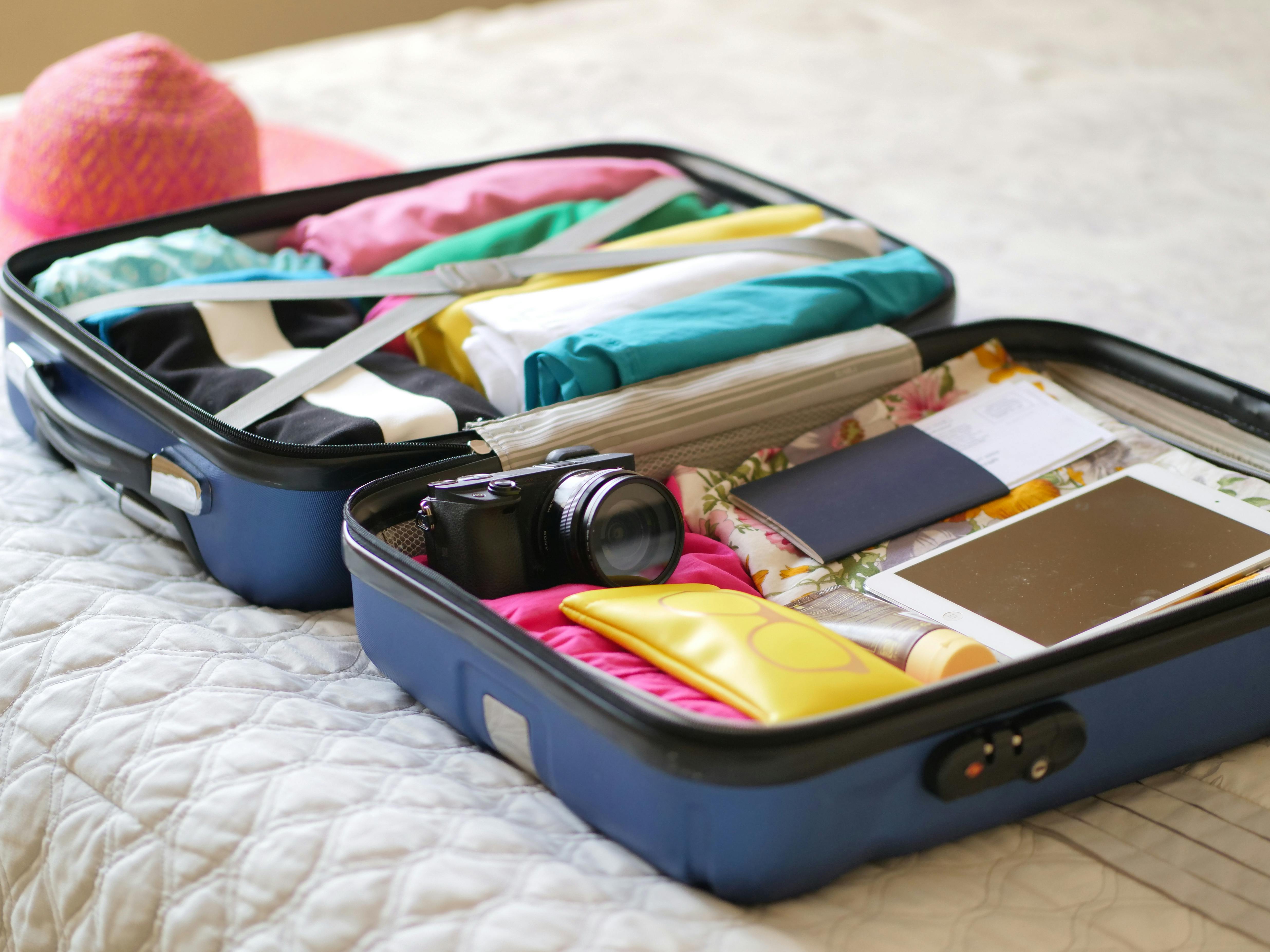 La Maleta Molona de Cabina o mochila: ¡Tu Secreto para un Verano Sin Estrés! ✈️☀️
