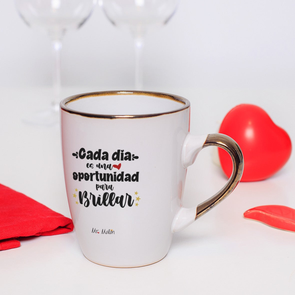 Taza positiva asa dorada cada día es una nueva oportunidad para brillar